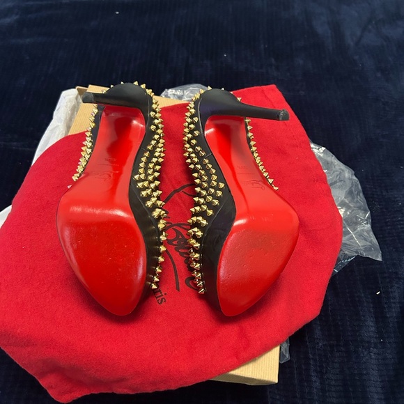 Authentic CL spiked peep, 150mm box dust bag, extra heel taps included, - Picture 6 of 6